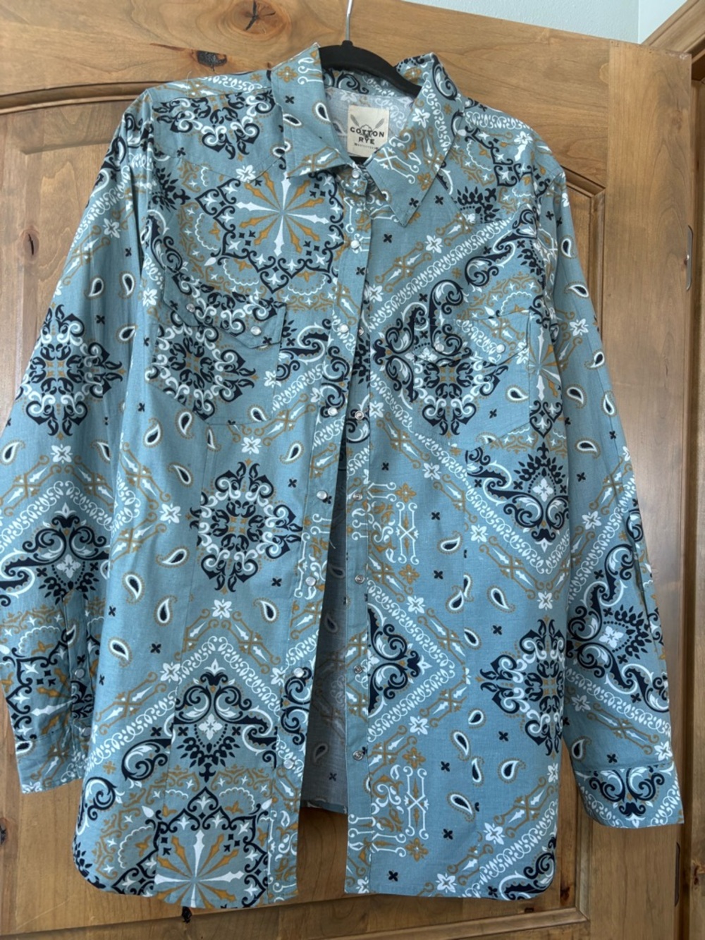 Cotton & Rye Women's Blue Paisley Button-Down Shirt